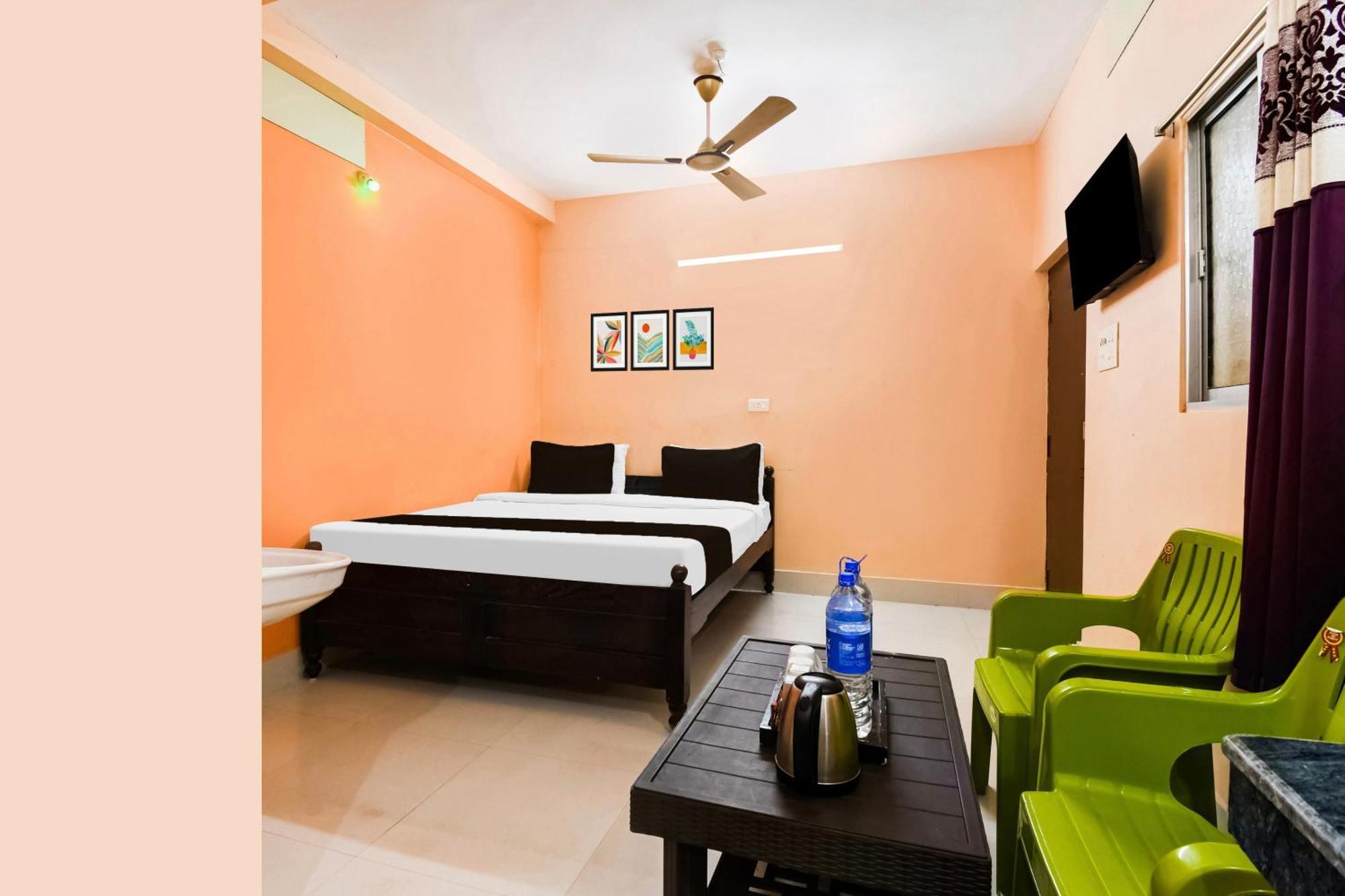 Super Hotel O Dakshin Dwar Formerly Radha Krishna Niwas Puri Exterior photo